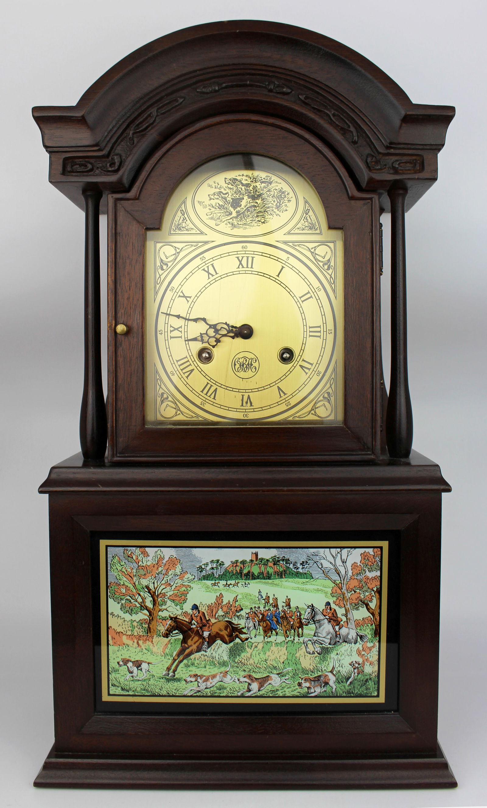 Vintage Hunting Hermle Mantel Clock: Title: Vintage Hunting Hermle Mantel Clock Description: Vintage Hermle Foxhound Hunt Mantel Clock Vintage, 20th century Mahogany case with brass engraved dial and hunting scene dec