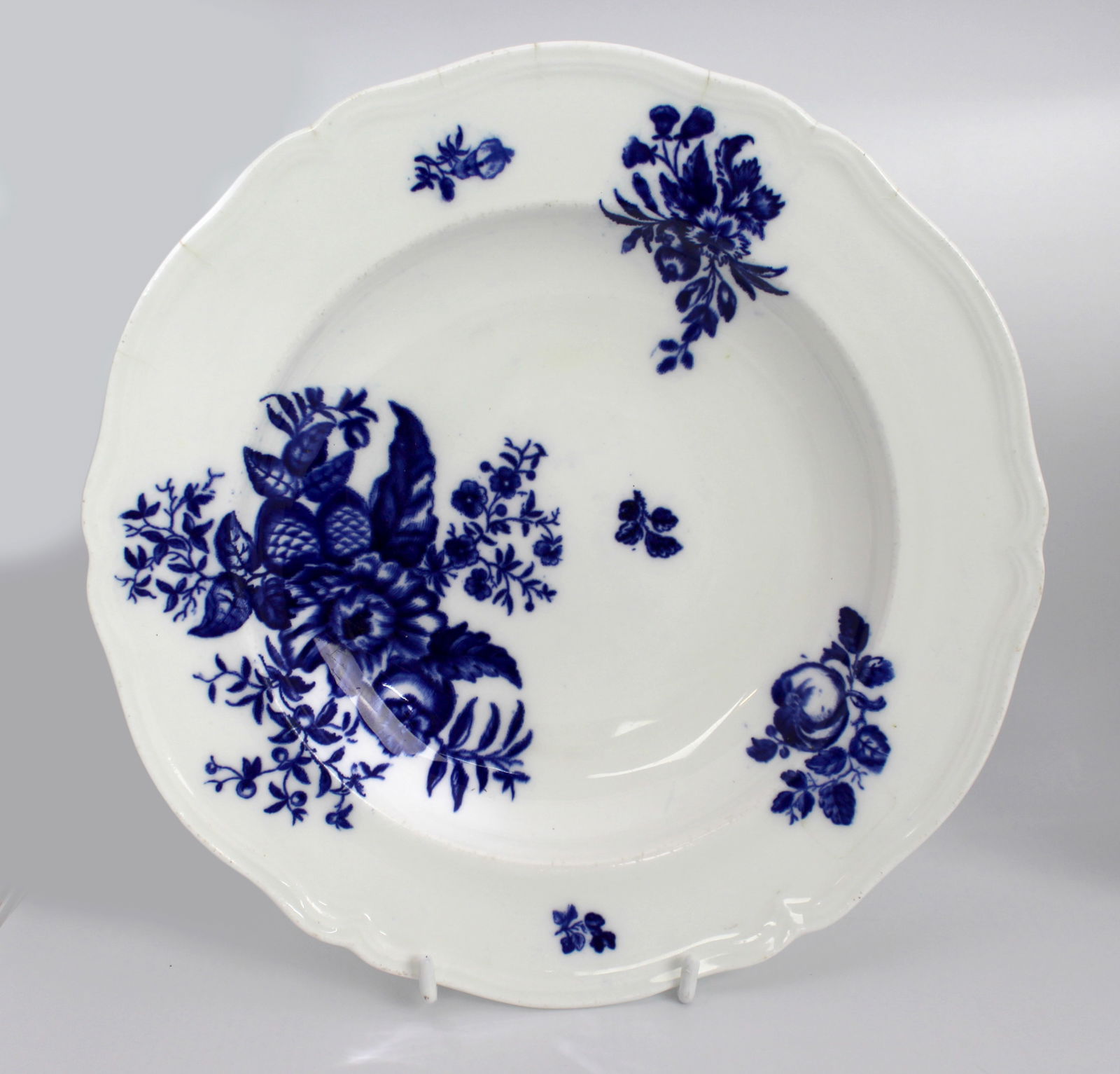 Pair of 18th-Century English Blue & White Porcelain Bowls - 6