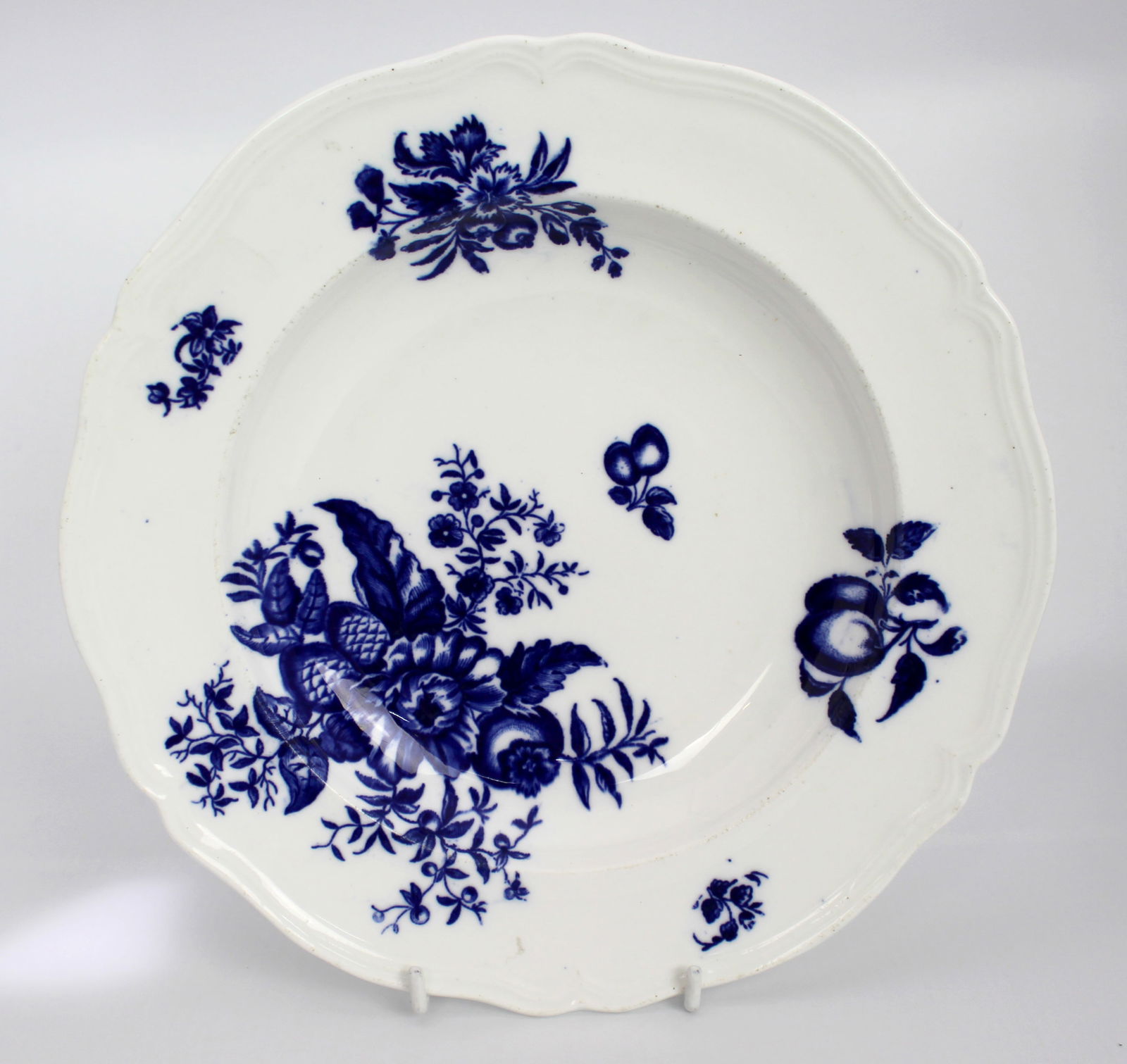 Pair of 18th-Century English Blue & White Porcelain Bowls - 8