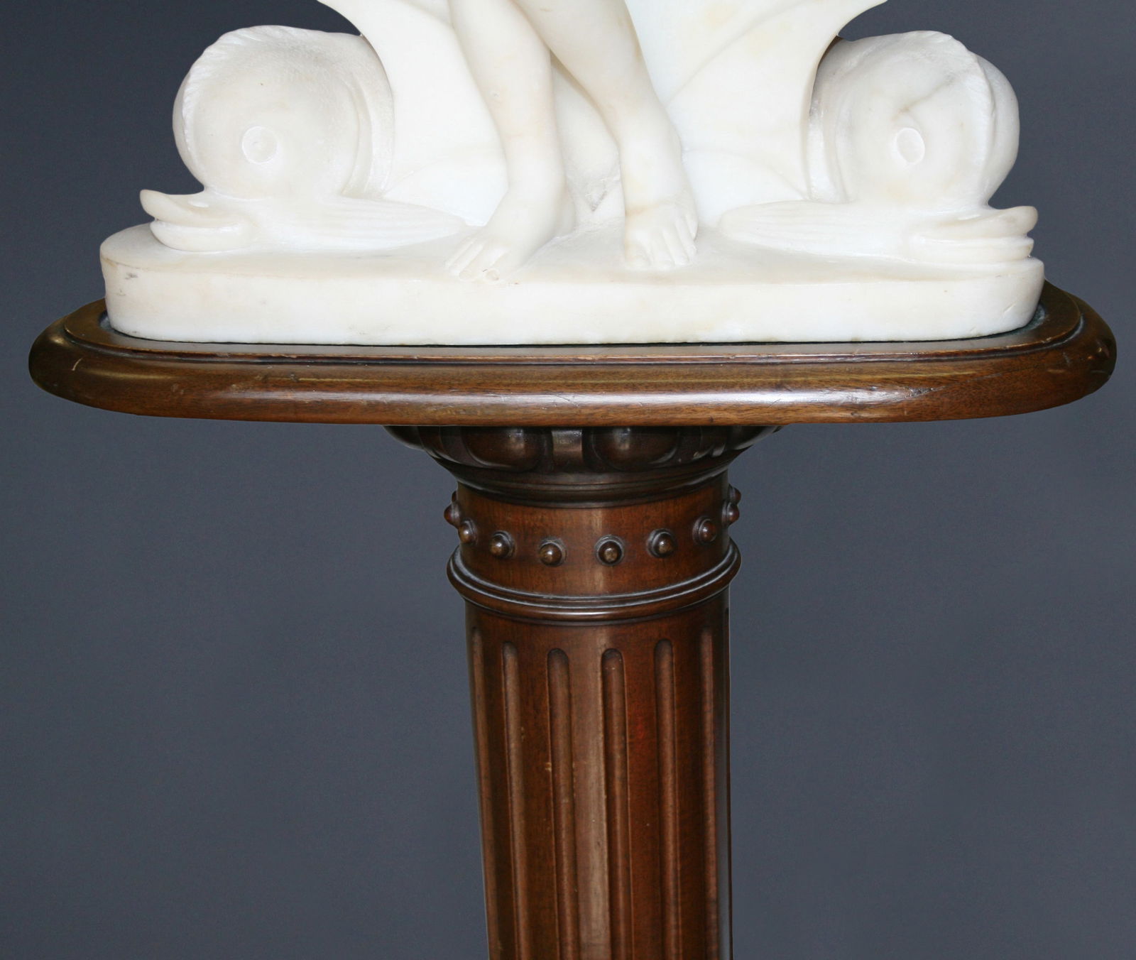 Early 19th c. Marble Sculpture of Venus on Mahogany Pedestal - 12