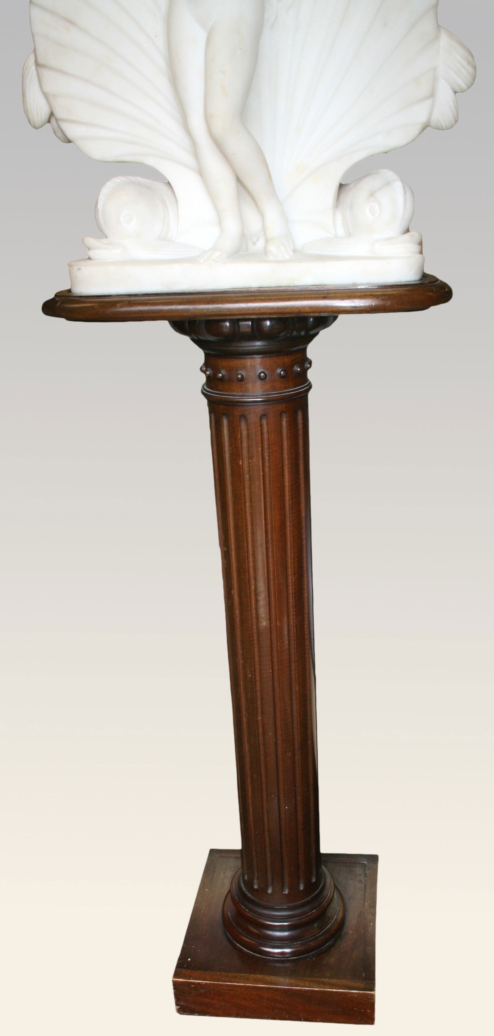 Early 19th c. Marble Sculpture of Venus on Mahogany Pedestal - 13