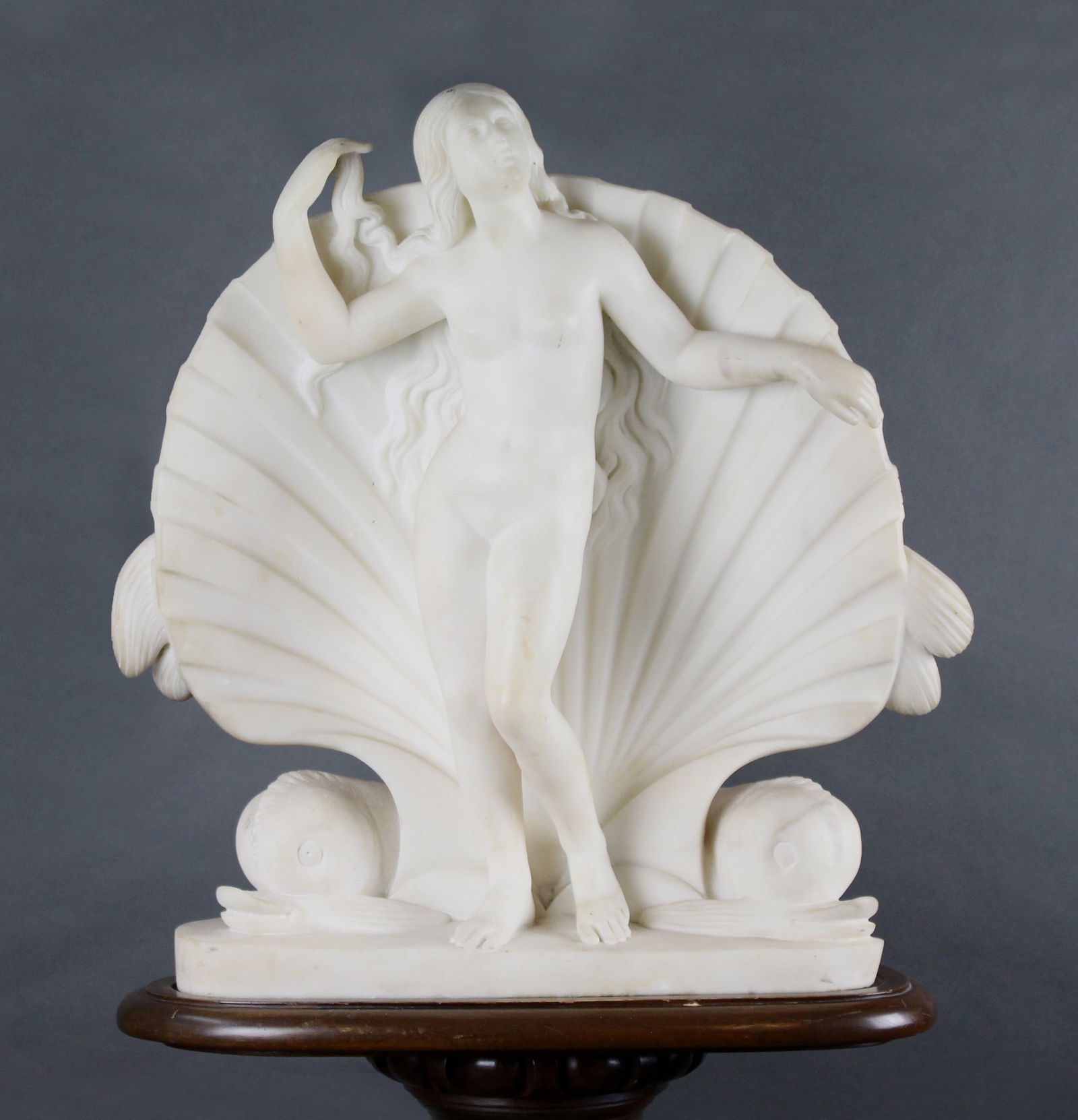 Early 19th c. Marble Sculpture of Venus on Mahogany Pedestal - 2
