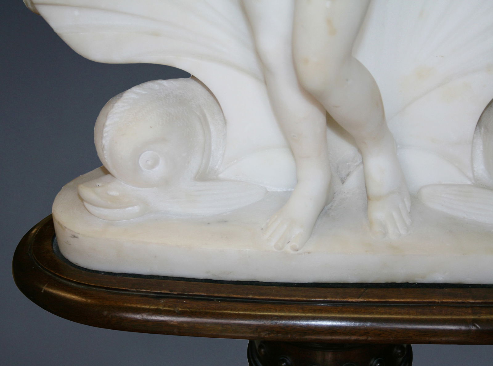 Early 19th c. Marble Sculpture of Venus on Mahogany Pedestal - 7