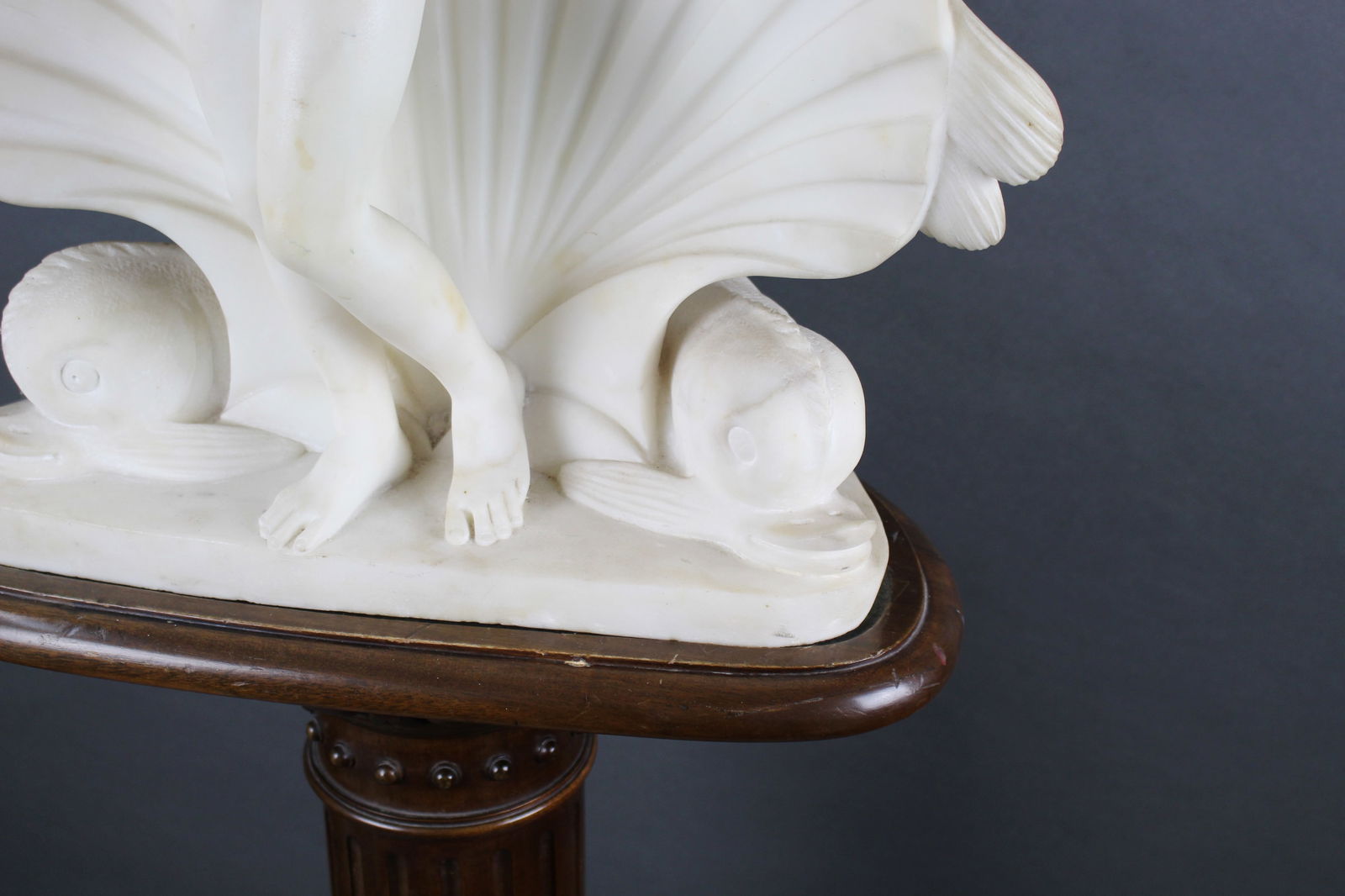 Early 19th c. Marble Sculpture of Venus on Mahogany Pedestal - 8