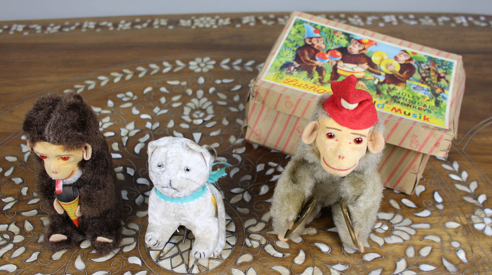 Collection of 3 Vintage Wind-Up Toys: Title: Collection of 3 Vintage Wind-Up Toys Description: Collection of 3 Vintage Wind-Up Toys A small mixed group of early–mid 20th-century wind-up toys, including two monkeys an