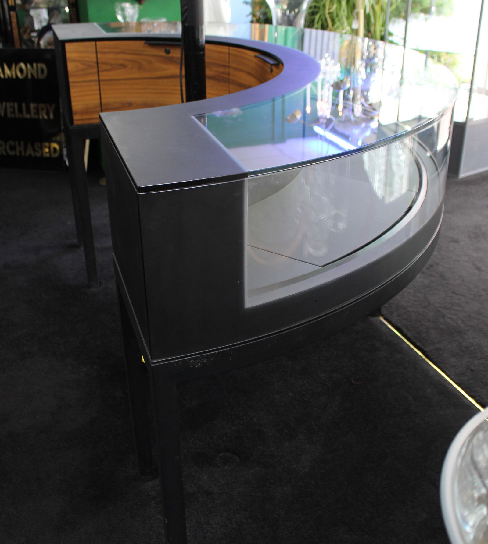 Georg Jensen Showroom Cabinet in Curved Glass and Ebonised Steel - 10