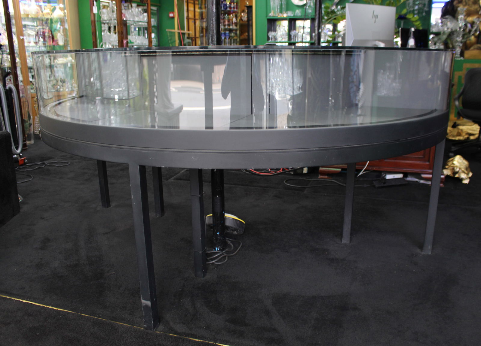 Georg Jensen Showroom Cabinet in Curved Glass and Ebonised Steel - 3