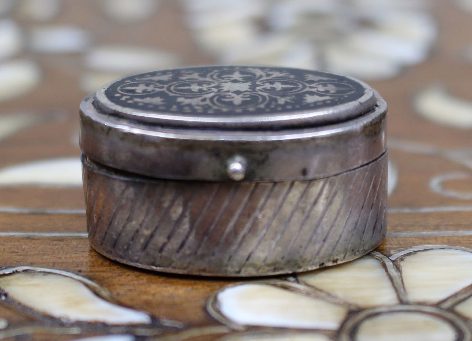 Vintage Sterling Silver Niello-Style Oval Pill Box, Marked 925 - 2