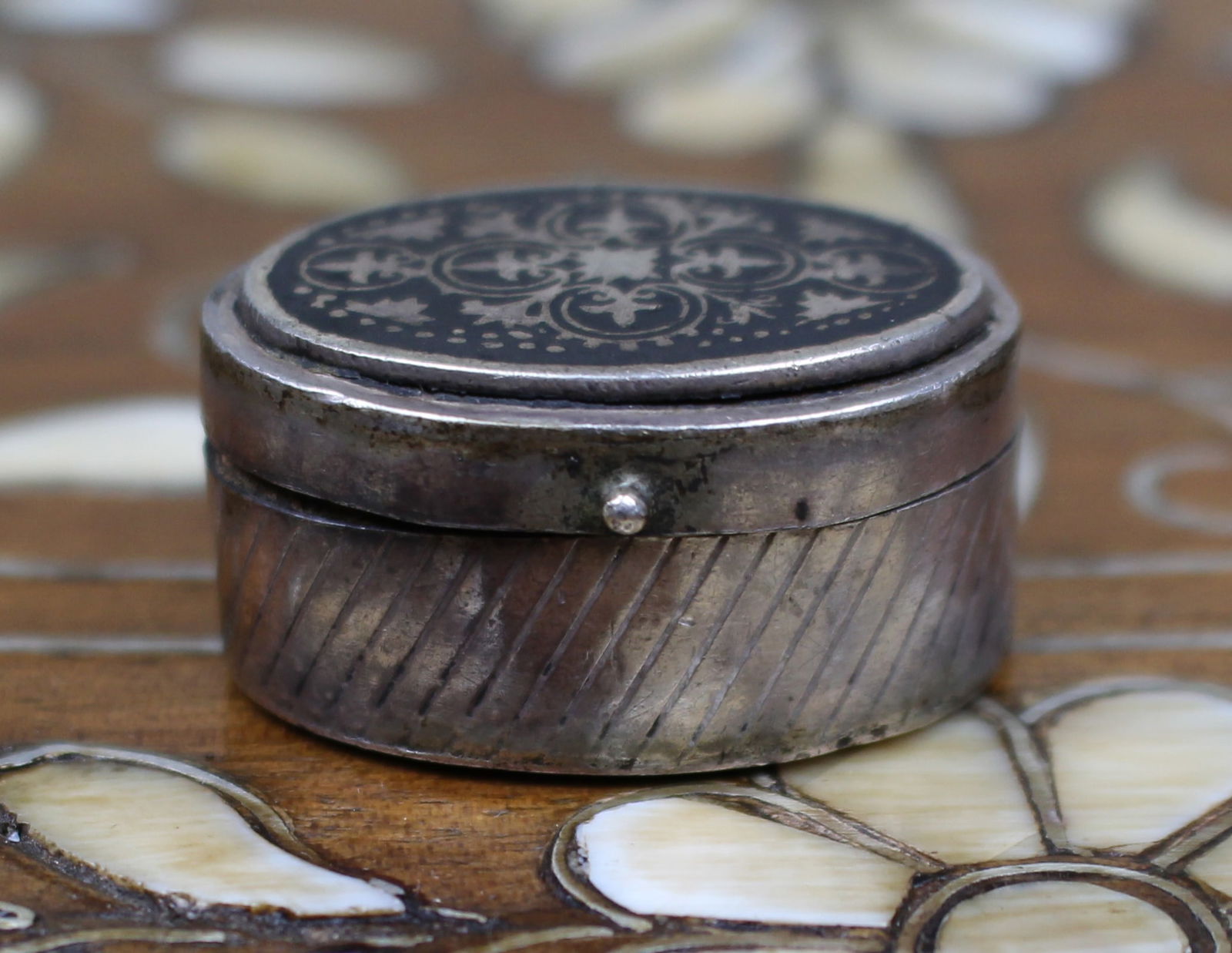 Vintage Sterling Silver Niello-Style Oval Pill Box, Marked 925 - 3