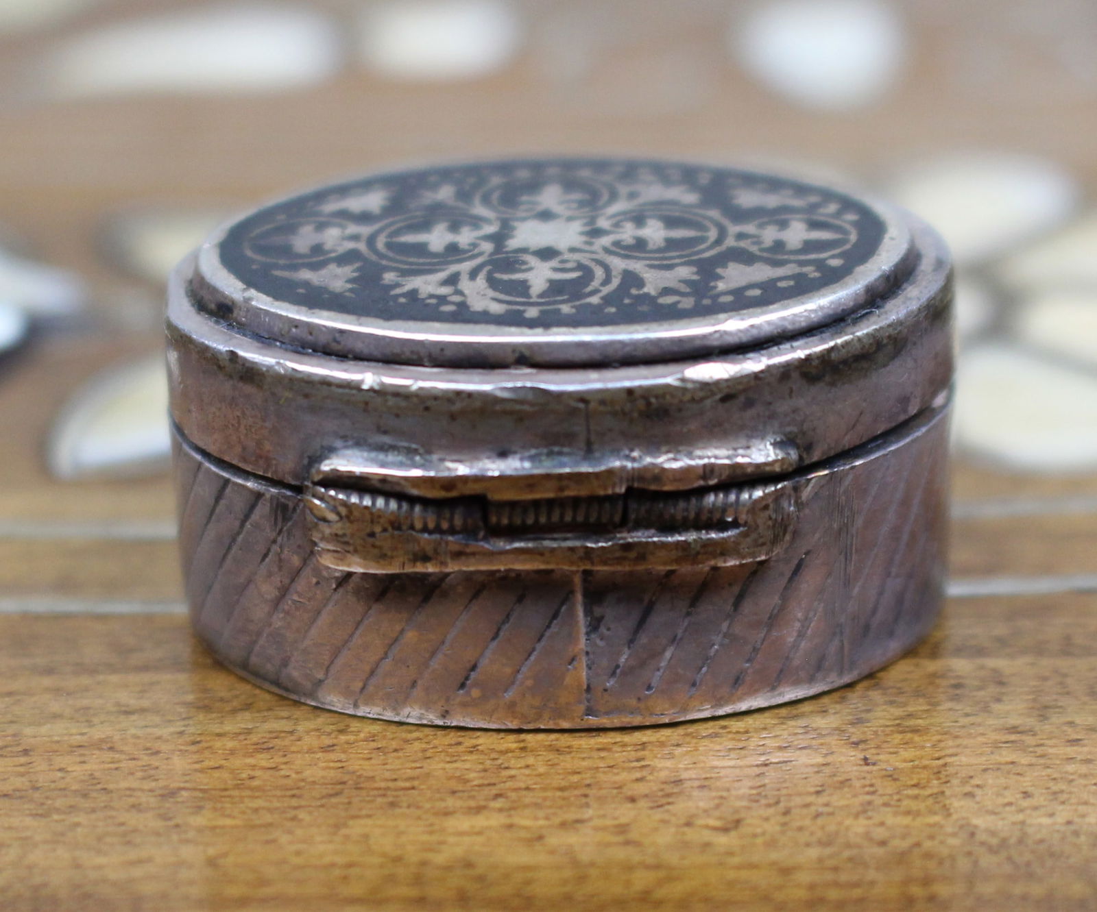 Vintage Sterling Silver Niello-Style Oval Pill Box, Marked 925 - 6