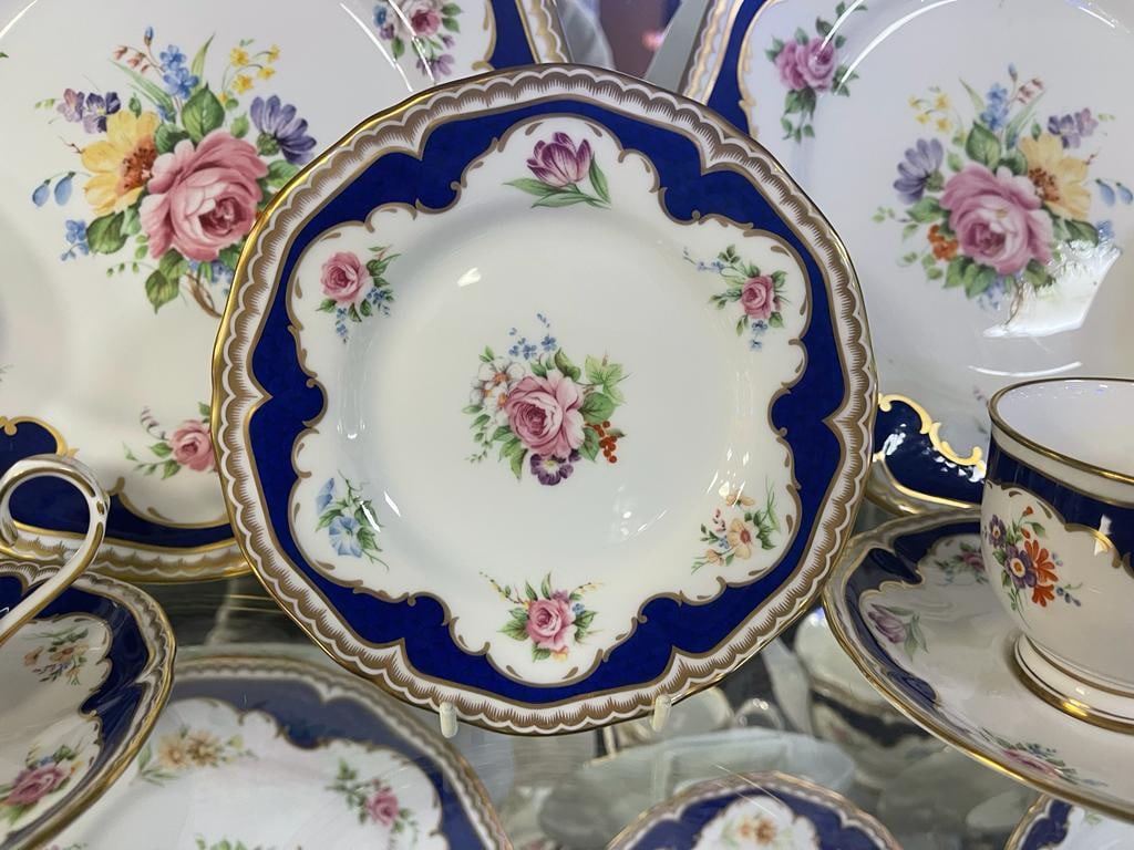 Royal Worcester Charlotte Dinner Service 70 Pieces - 14