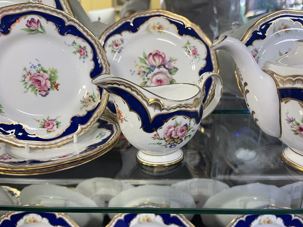Royal Worcester Charlotte Dinner Service 70 Pieces - 6