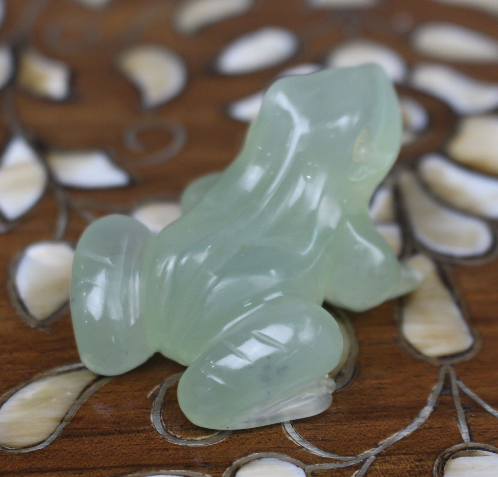 Small Carved Green Stone Frog Ornament - 4