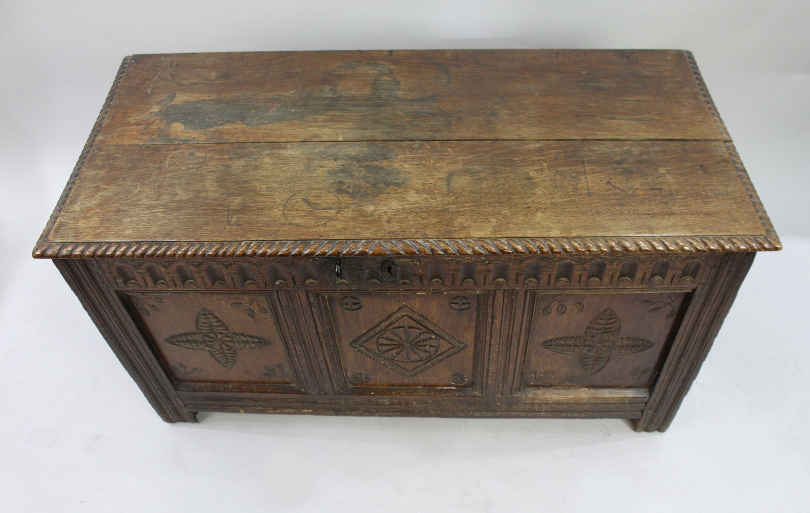17th Century English Carved Oak Coffer with Foliate and Lozenge Panels - 2