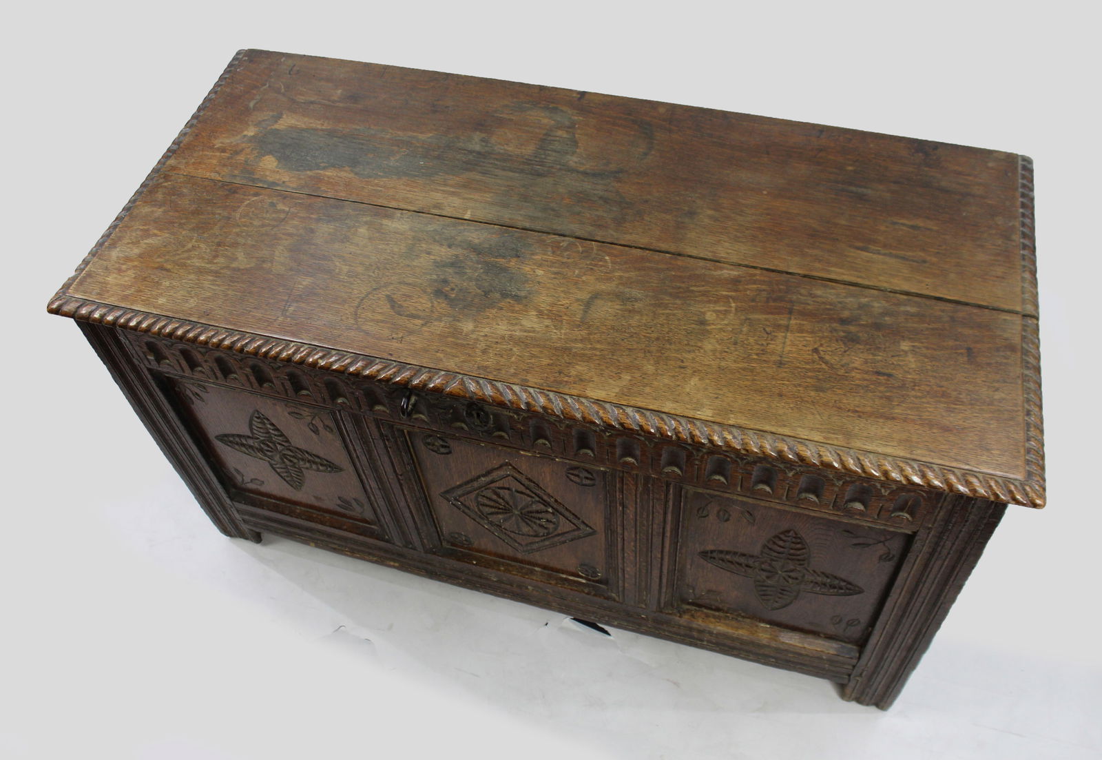 17th Century English Carved Oak Coffer with Foliate and Lozenge Panels - 5