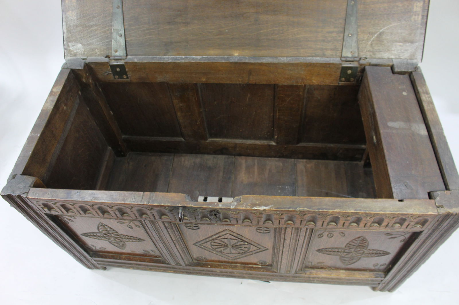 17th Century English Carved Oak Coffer with Foliate and Lozenge Panels - 8