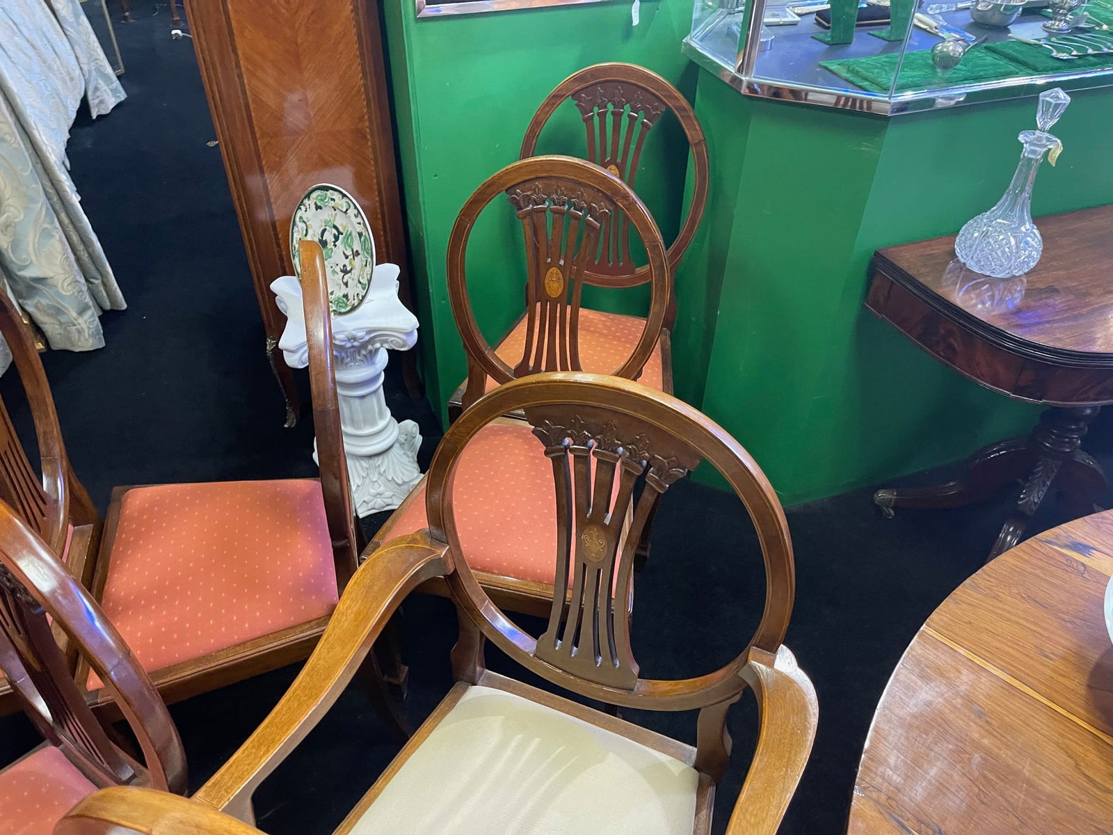 Set of 8 Mahogany Inlaid Dining Chairs - 8