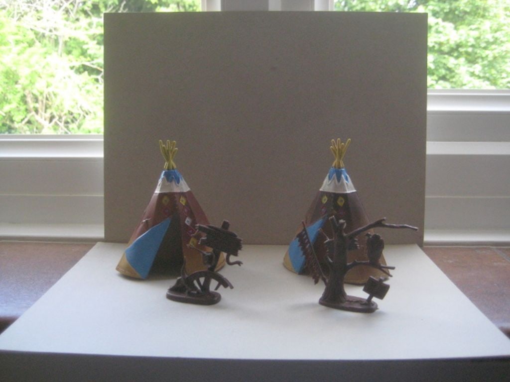 A Group of 4 Vintage Britain's Ltd Plastic Figures: Title: A Group of 4 Vintage Britain's Ltd Plastic Figures Description: A Group of 4 Vintage Britain's Plastic Figures. Condition: Used Condition: Used Delivery