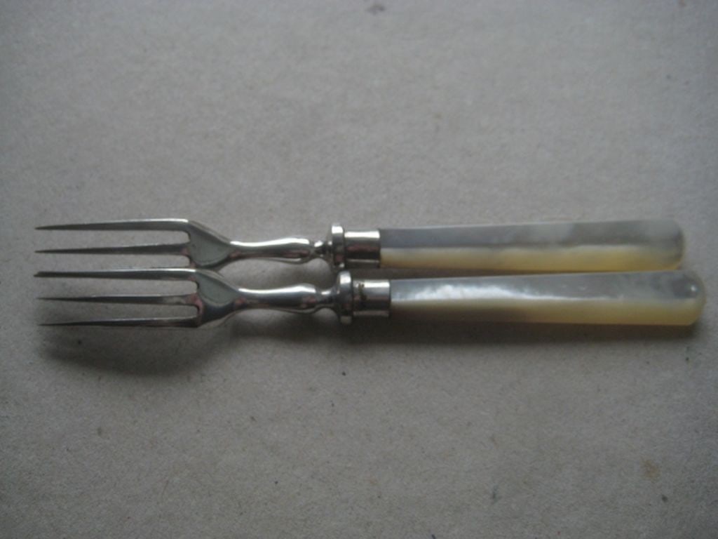 Antique Pair of Mother of Pearl Hafted Silver Plated Pickle Forks - 2