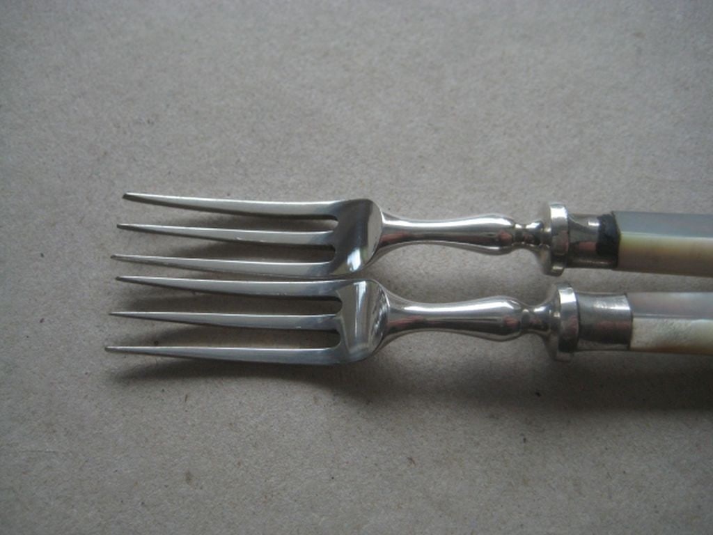 Antique Pair of Mother of Pearl Hafted Silver Plated Pickle Forks - 7