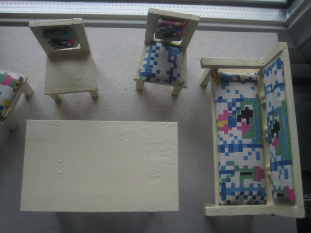 Vintage Dolls House Wooden Table, Settee Chair, and Three Chairs - 2