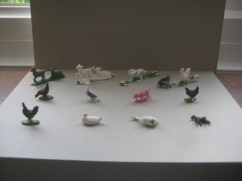 A Group of 12 Vintage Plastic Farm Animals: Title: A Group of 12 Vintage Plastic Farm Animals Description: A Group of 12 Vintage Plastic Farm Animals. Condition: Used Condition: Used Delivery option: