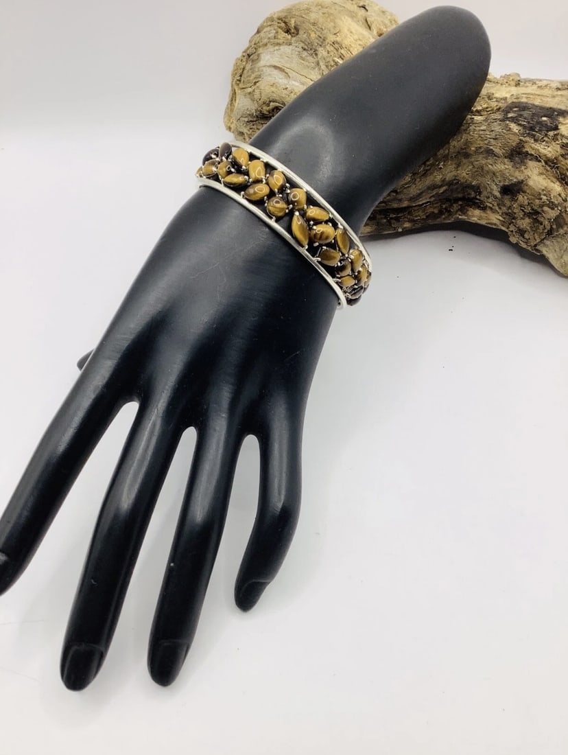 Stunning Vintage 925 Silver Tigers Eye Floral Vine Design Cuff Bangle 24.10g: Title: Stunning Vintage 925 Silver Tigers Eye Floral Vine Design Cuff Bangle 24.10g Description: Stunning Vintage 925 Silver Tigers Eye Floral Vine Design Cuff Bangle 