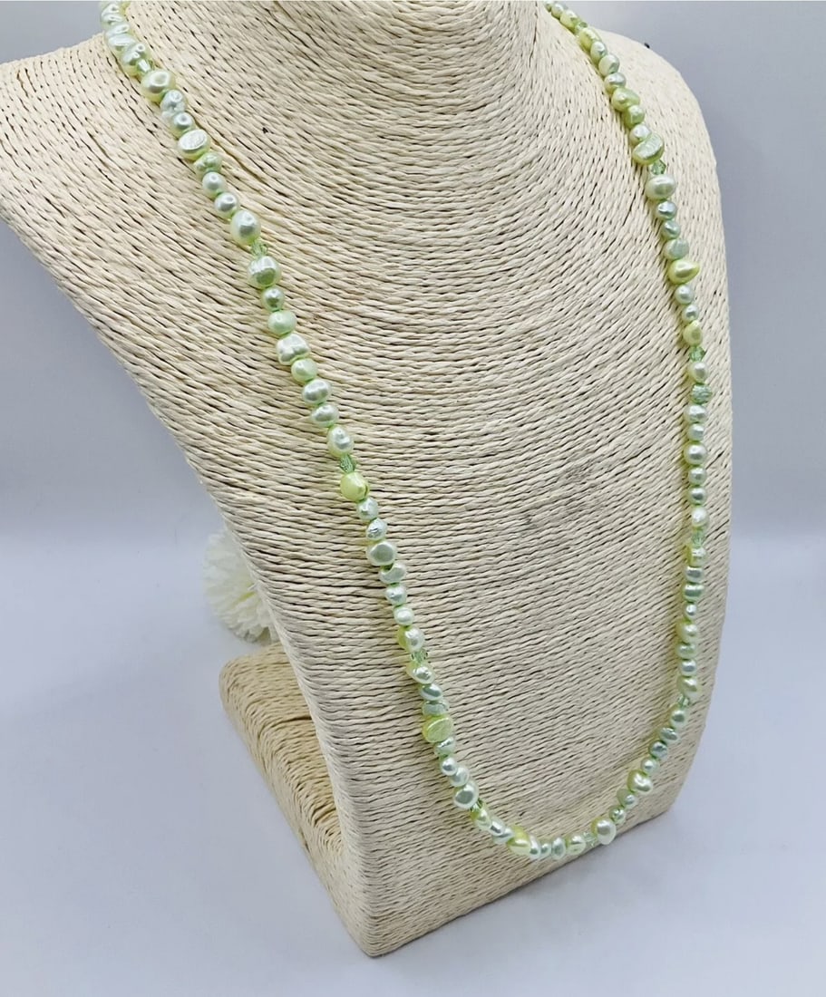 Vintage Pale Green Baroque Beaded Freshwater Pearl 70cm Long Necklace With White Metal T Clasp (N...: Title: Vintage Pale Green Baroque Beaded Freshwater Pearl 70cm Long Necklace With White Metal T Clasp (Not Description: Vintage Pale Green Baroque Beaded Freshwater Pearl 70cm Long Necklace with