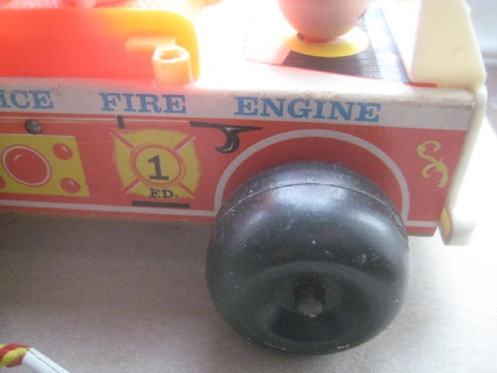 Vintage Fisher Price Fire Engine, Model Number 720 - 5