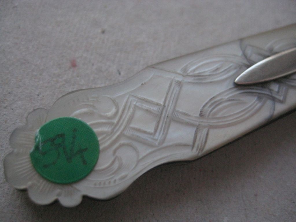 Victorian Mother of Pearl Hafted Silver Bladed Folding Fruit Knife - 3