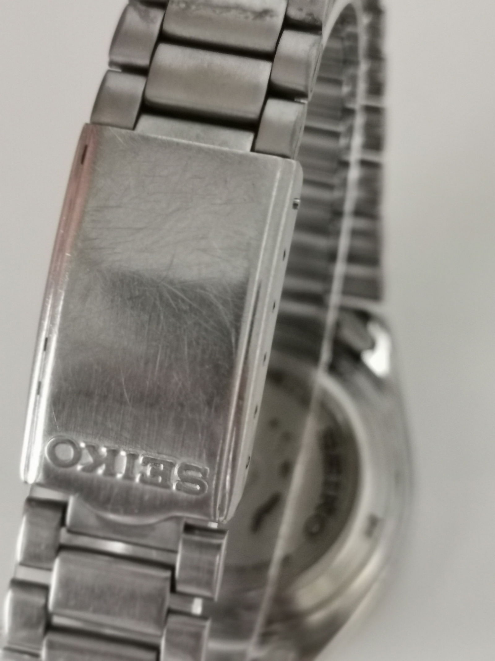 Seiko 5 Automatic Men’s Watch With White Dial and Day/Date - 3