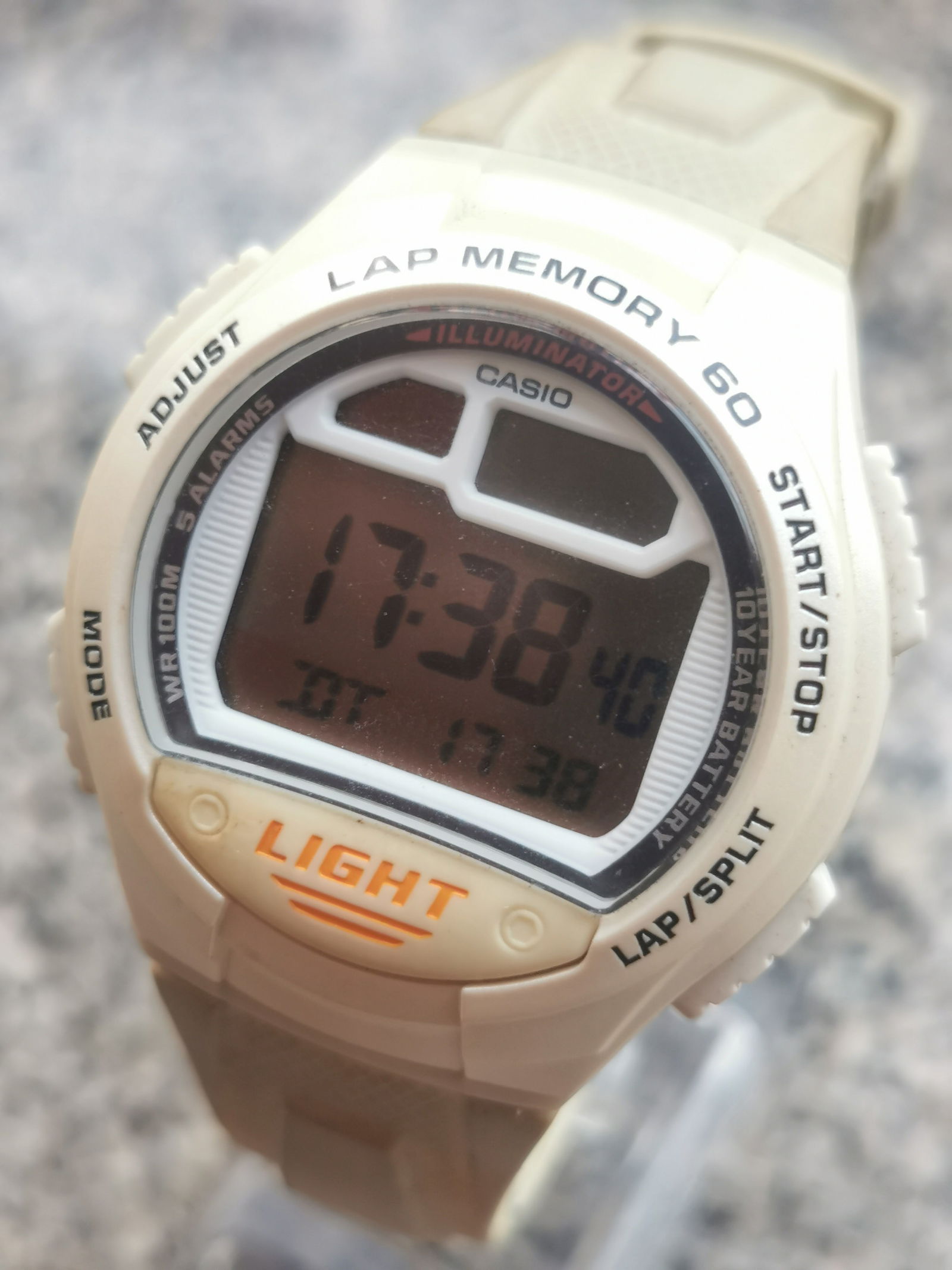Vintage Casio W734-7A Lap Memory Watch: Title: Vintage Casio W734-7A Lap Memory Watch Description: A vintage Casio W734-7A lap memory white resin Band watch. In good working order Condition: Used Delivery option: Delivery