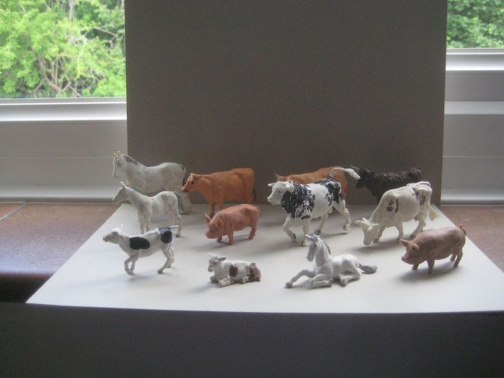 A Group of 12 Vintage Britain's Ltd Plastic Farm Animals: Title: A Group of 12 Vintage Britain's Ltd Plastic Farm Animals Description: A Group of 12 Vintage Britain's Plastic Farm Animals. Condition: Used Condition: Used