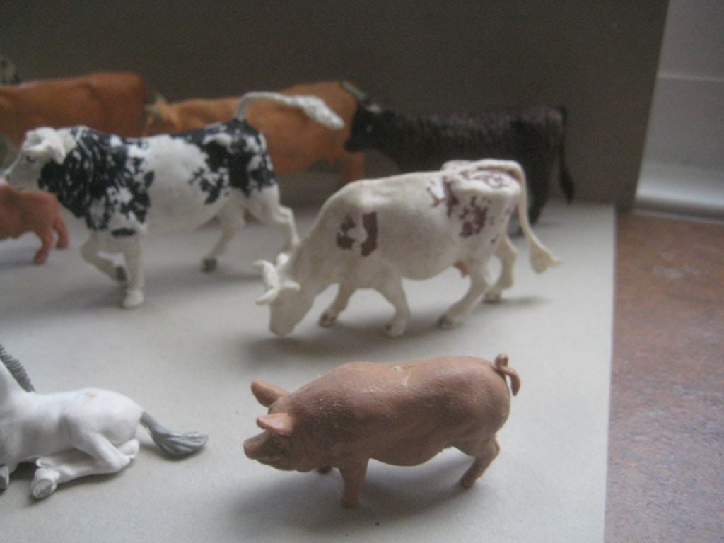A Group of 12 Vintage Britain's Ltd Plastic Farm Animals - 3