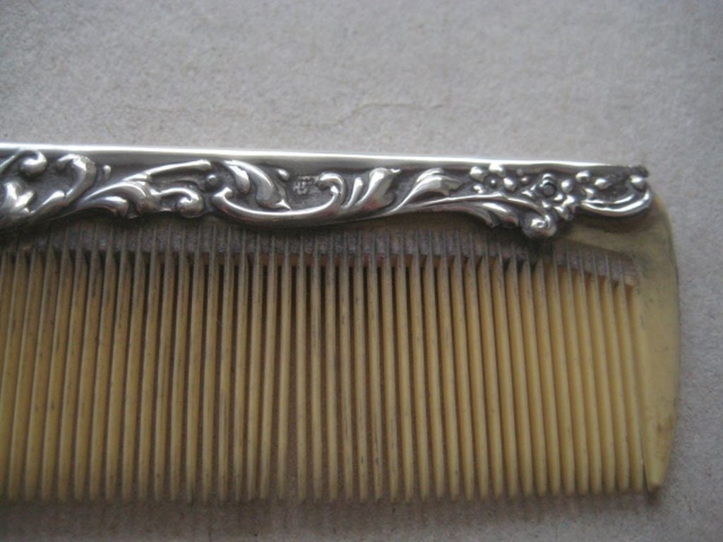 Vintage Silver Hafted Plastic Comb - 3