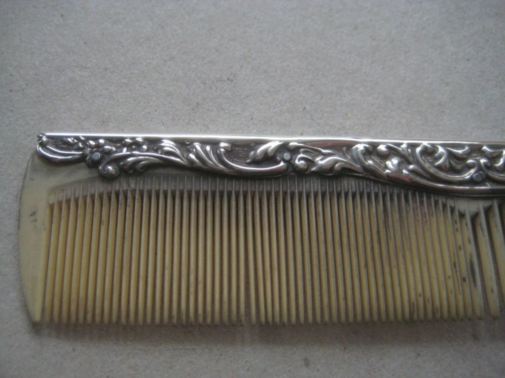 Vintage Silver Hafted Plastic Comb - 6
