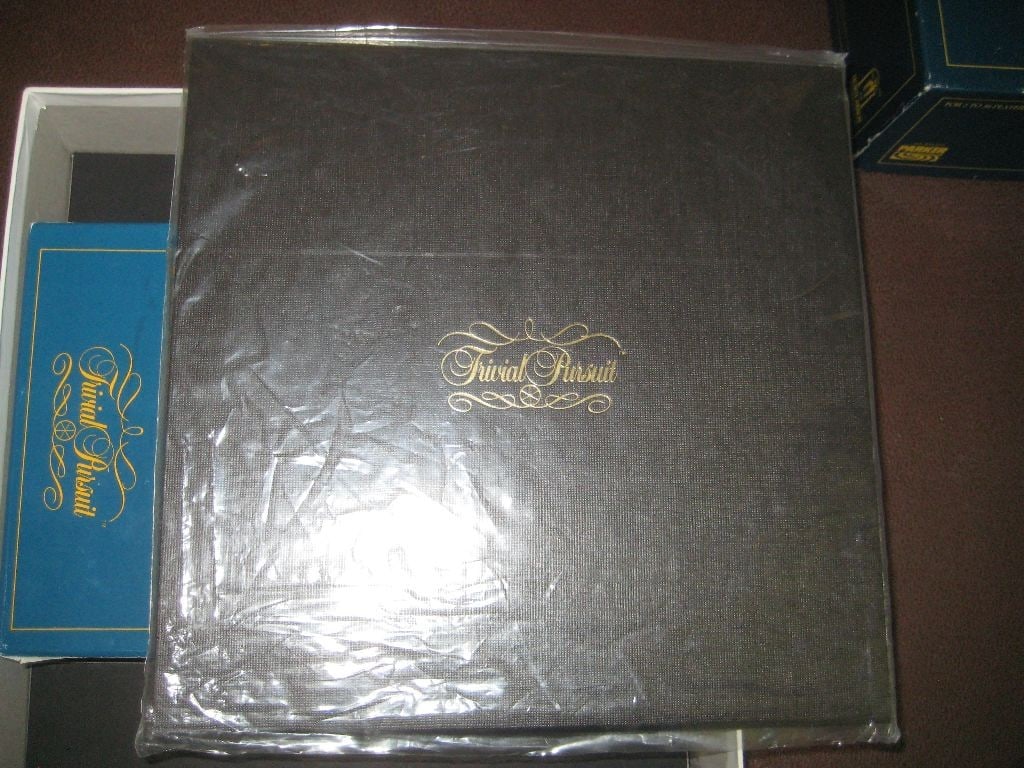 Trivial Pursuit Master Game-Genus Edition Board Game - 4