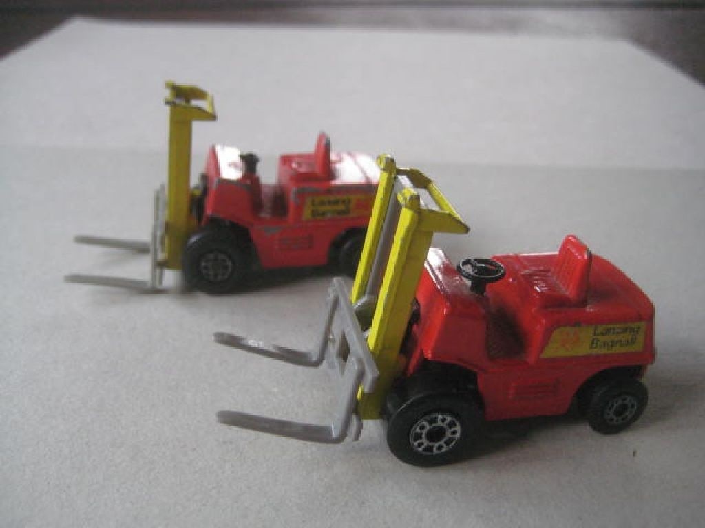 A Group of Vintage Matchbox Vehicles - 7