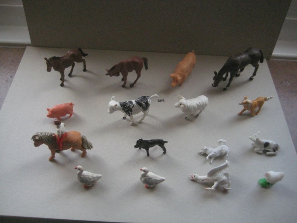 A Group of 16 Vintage Plastic Farm Animals - 2