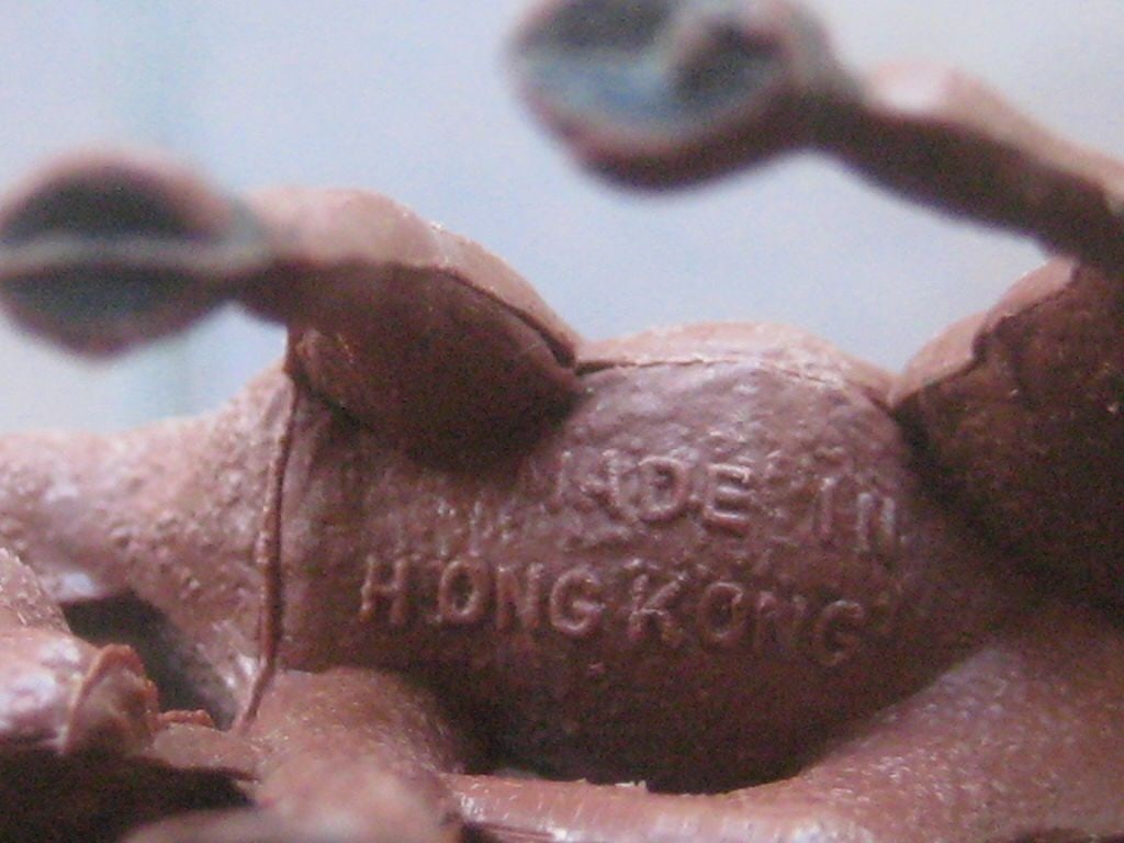 A Group of 16 Vintage Plastic Farm Animals - 6