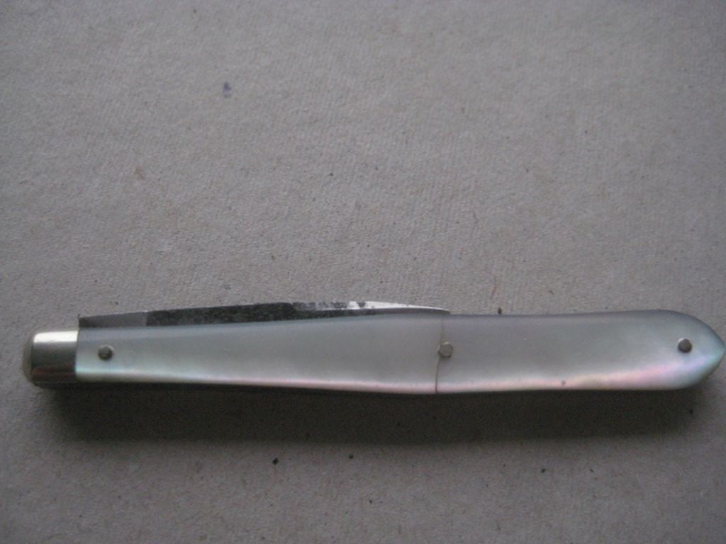 Victorian Mother of Pearl Hafted Twin Bladed Penknife - 6