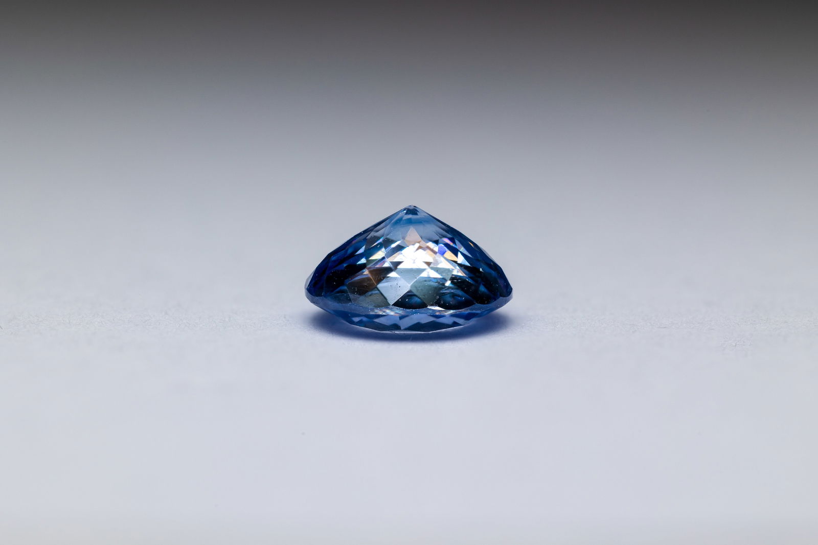 Blue Sapphire, 1.05 CT: Title: Blue Sapphire, 1.05 CT Description: Species: Corundum Variety: Sapphire Shape: Round Measurements: 6.09-6.12x3.40mm Colour: blue Certificate: None 