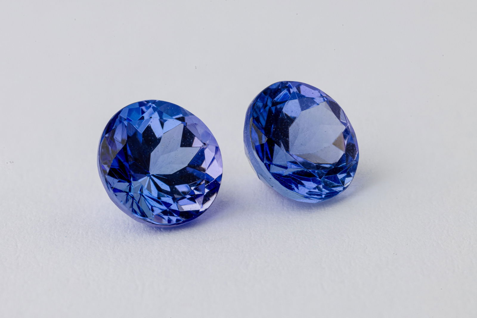 Tanzanite Pair, 1.05 & 1.06 Ct (1 of 5)