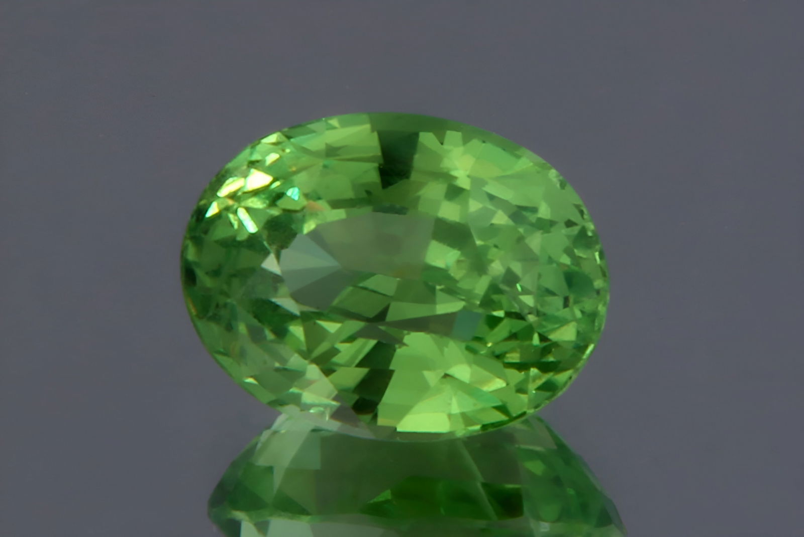 Tsavorite Garnet, 2.17 CT (1 of 7)