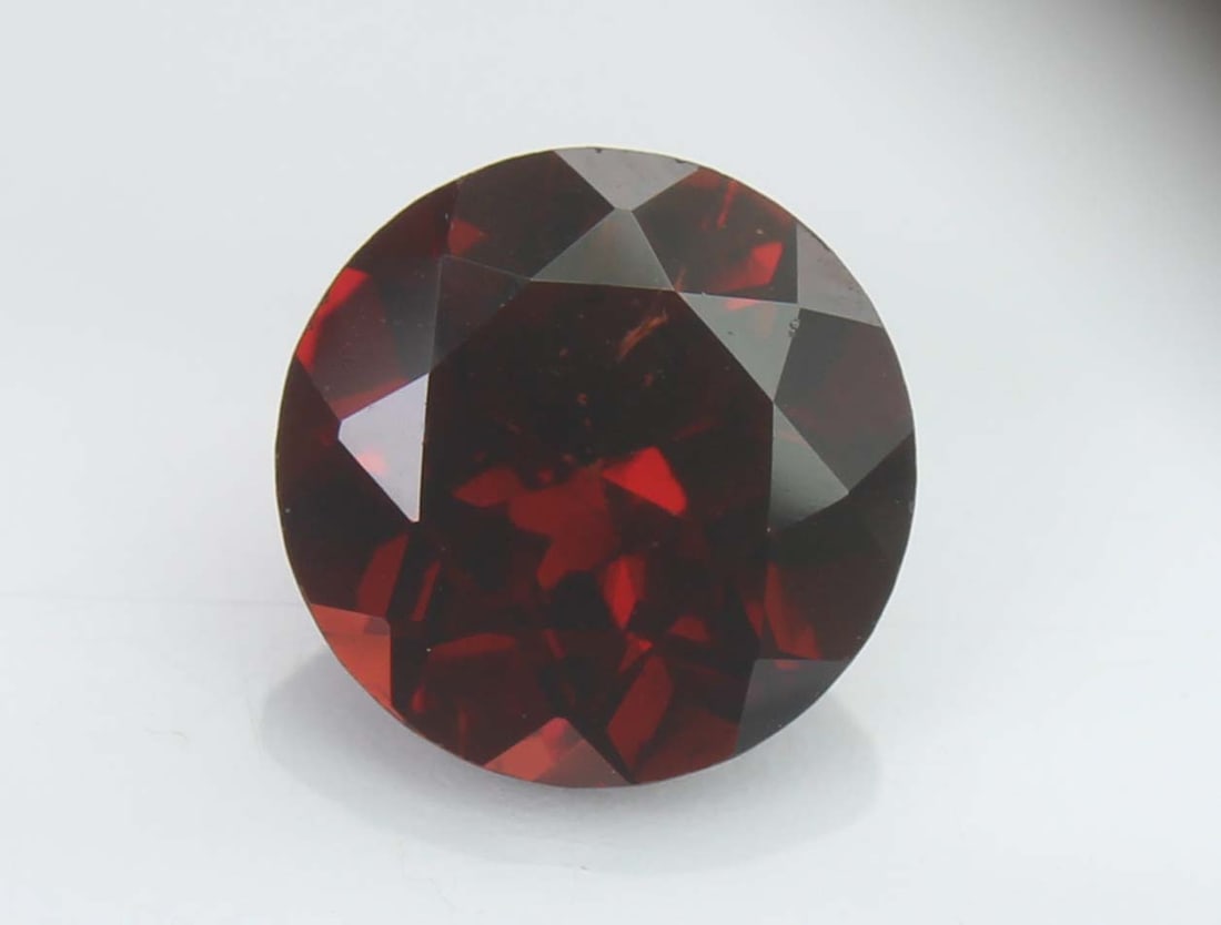 Red Garnet, 2.32 Ct (1 of 4)
