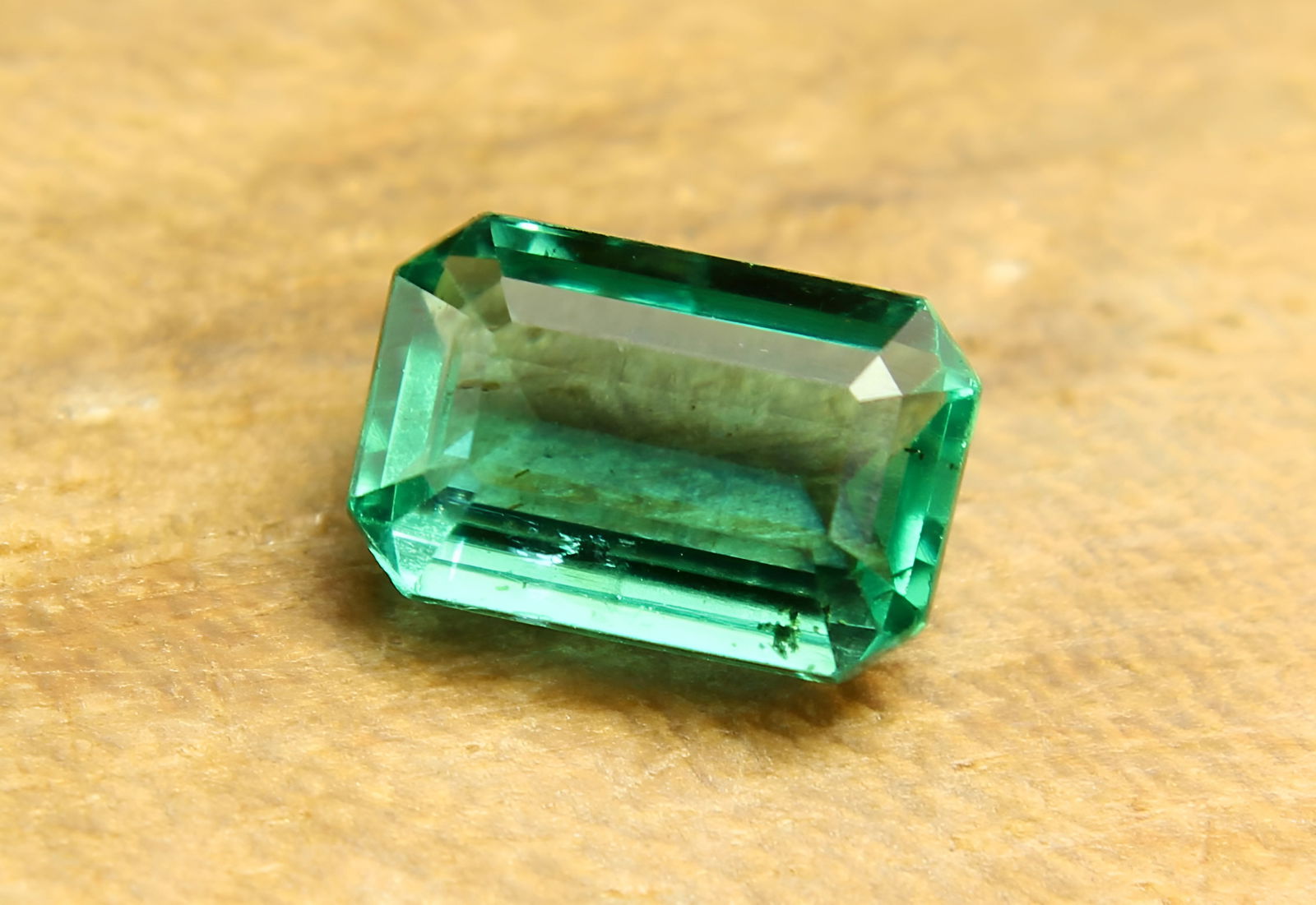 Emerald 0.92 Ct - 2