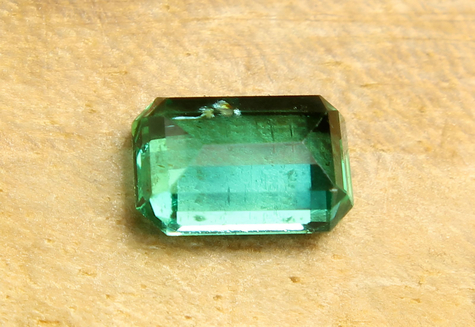 Emerald 0.92 Ct - 4