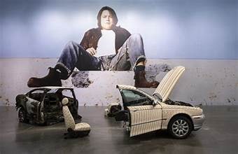Sarah Lucas (b 1962) ‘Bunny Series’, Concertina Postcard Book, Happy Gas Exhibition, Dis - 16