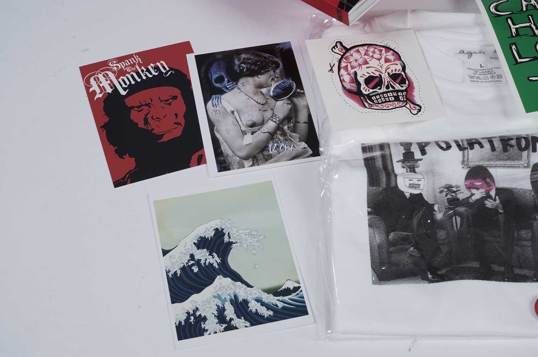 "Spank The Monkey" Shrigley, Invader, Shepard Fairey, Miss Van - Baltic Exhibition Box Set, 2006 - 4