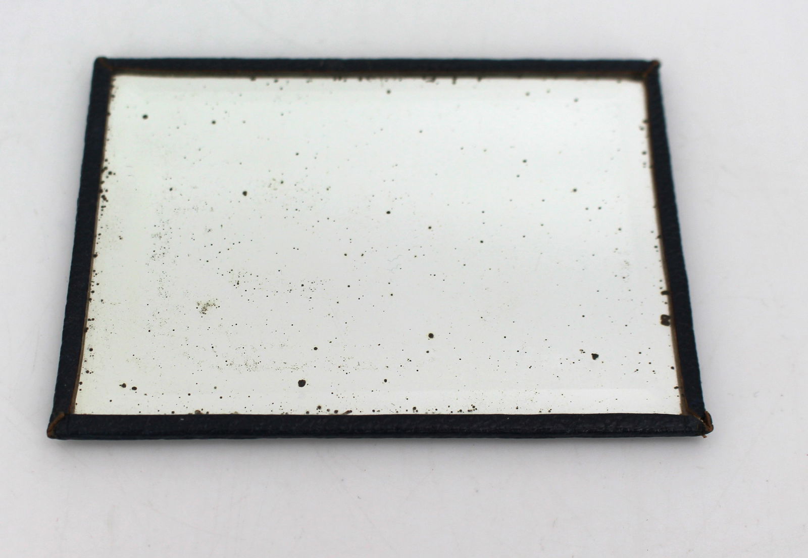 Vintage Leather Pocket Mirror: Title: Vintage Leather Pocket Mirror Description: Vintage Leather Pocket Mirror Condition: Used Delivery option: Collection & Delivery Location Category: Antiques